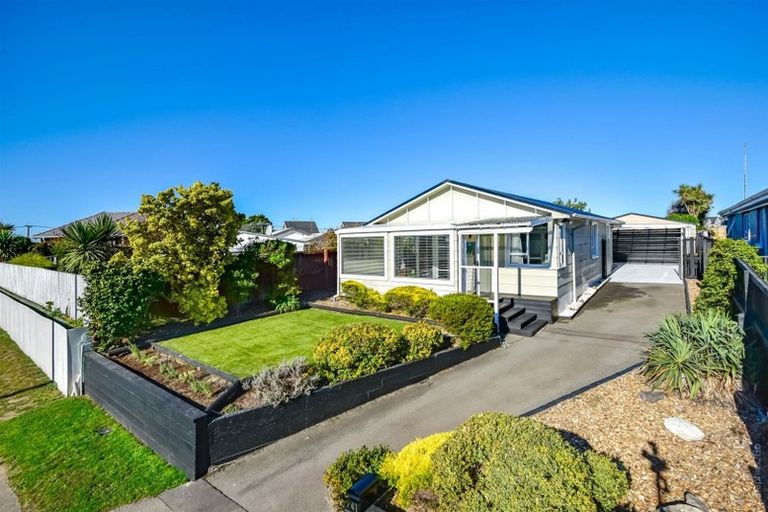Photo of property in 41 Effingham Street, North New Brighton, Christchurch, 8083