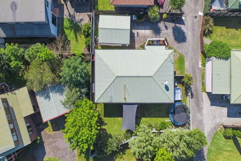 Photo of property in 57 Welcome Bay Road, Welcome Bay, Tauranga, 3112