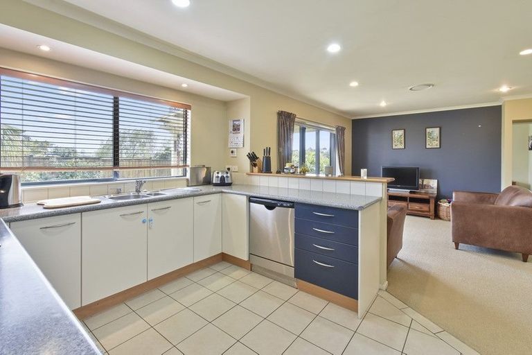 Photo of property in 19 Fergy Crescent, Wattle Downs, Auckland, 2103