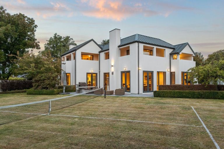 Photo of property in 3 Lewisham Park, St Albans, Christchurch, 8052