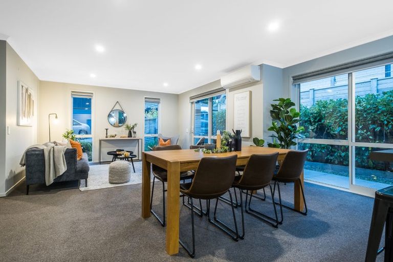 Photo of property in 34 Mooring Close, Whitby, Porirua, 5024