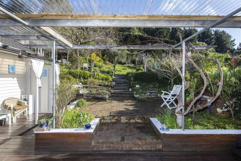 Photo of property in 30 Flinders Road, Heathcote Valley, Christchurch, 8022