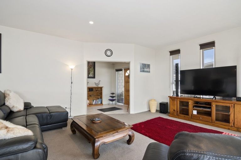 Photo of property in 2 Nautique Place, Waikawa, Picton, 7220