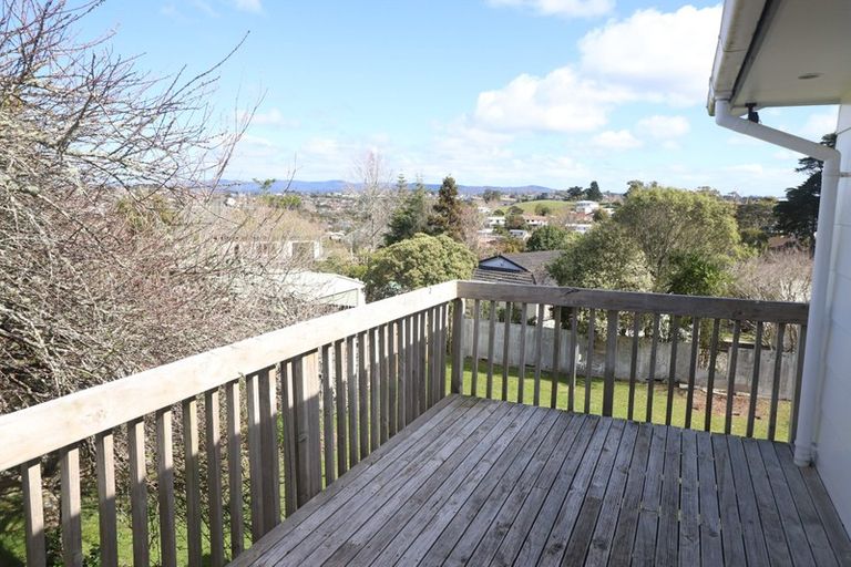 Photo of property in 3/10 Westward Ho, Glen Eden, Auckland, 0602