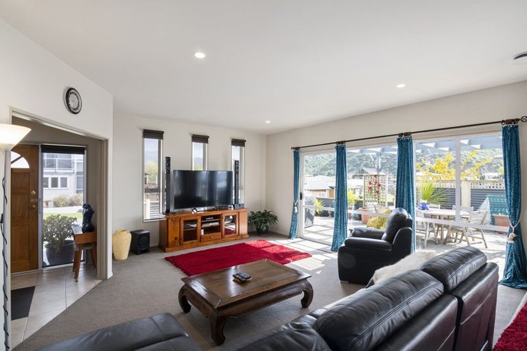 Photo of property in 2 Nautique Place, Waikawa, Picton, 7220