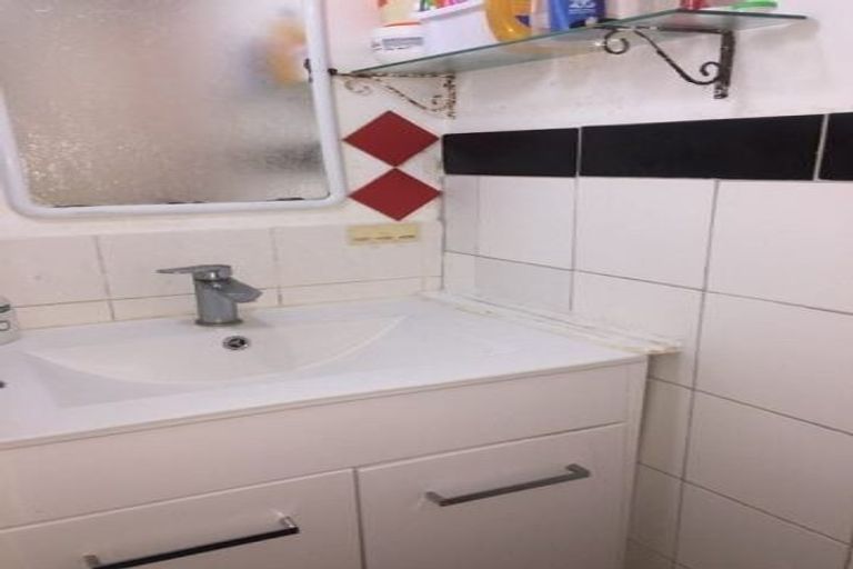 Photo of property in 20a Kenley Place, Avondale, Auckland, 1026