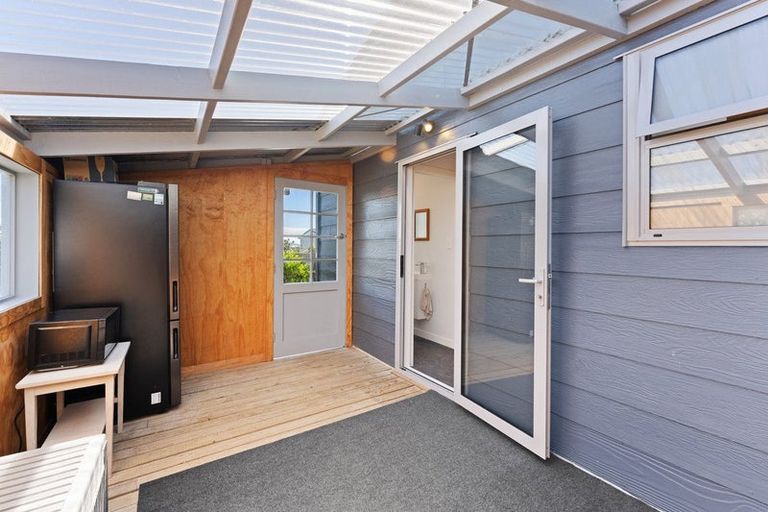 Photo of property in 17 Moana Street, Otaki Beach, Otaki, 5512