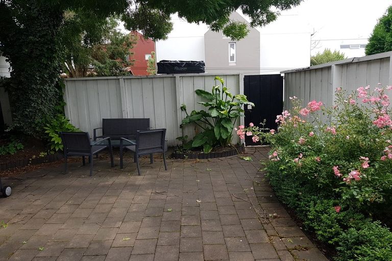 Photo of property in 2/7 Beveridge Street, Christchurch Central, Christchurch, 8013