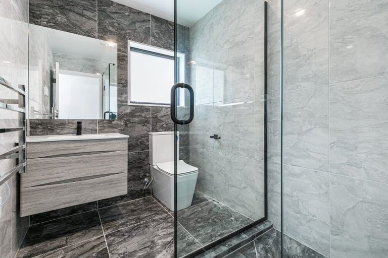 Photo of property in 84 Godley Road, Green Bay, Auckland, 0604