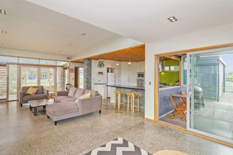 Photo of property in 20 Pacific Place, Whitianga, 3510