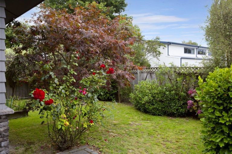 Photo of property in 23 Parata Street, Two Mile Bay, Taupo, 3330