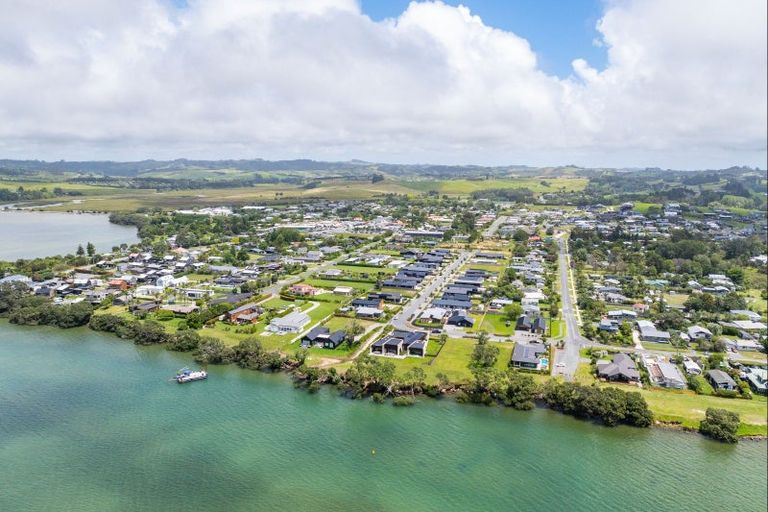Photo of property in 17 Pearson Street, Mangawhai, 0505