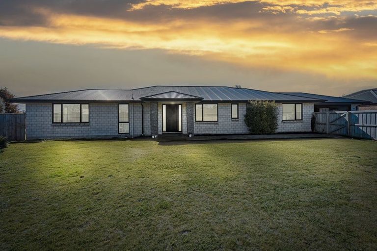 Photo of property in 43 Masefield Drive, Rolleston, 7614