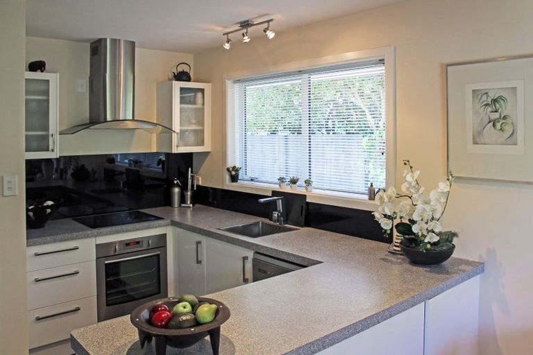 Photo of property in 61 Glandovey Road, Fendalton, Christchurch, 8052