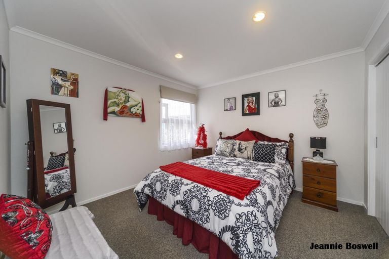 Photo of property in 9 Masefield Terrace, Kelvin Grove, Palmerston North, 4414