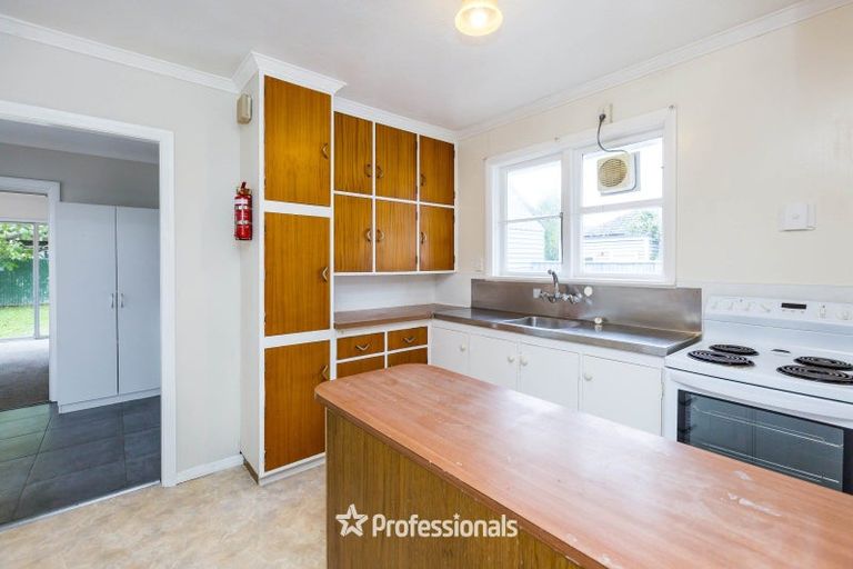 Photo of property in 42 Gibbons Street, Upper Hutt Central, Upper Hutt, 5018