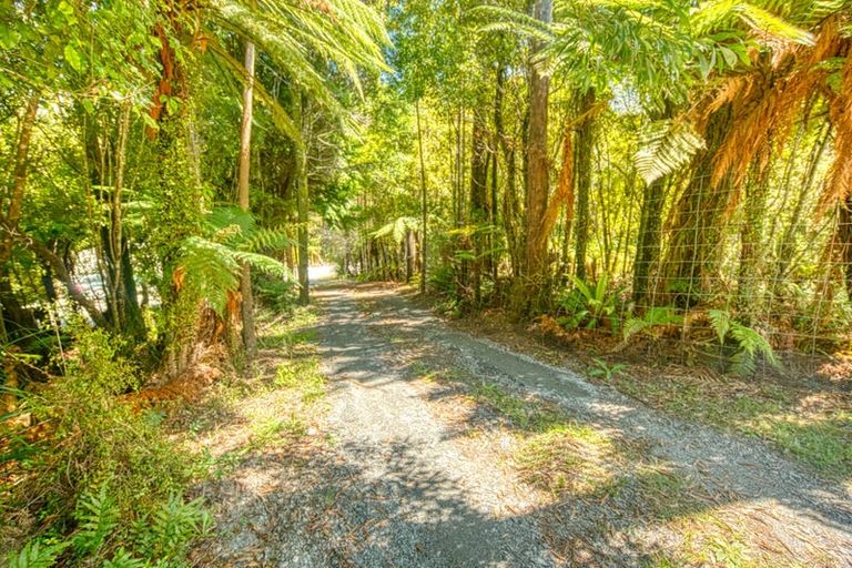 Photo of property in 215 Clifton Road, Kaiata, Greymouth, 7805