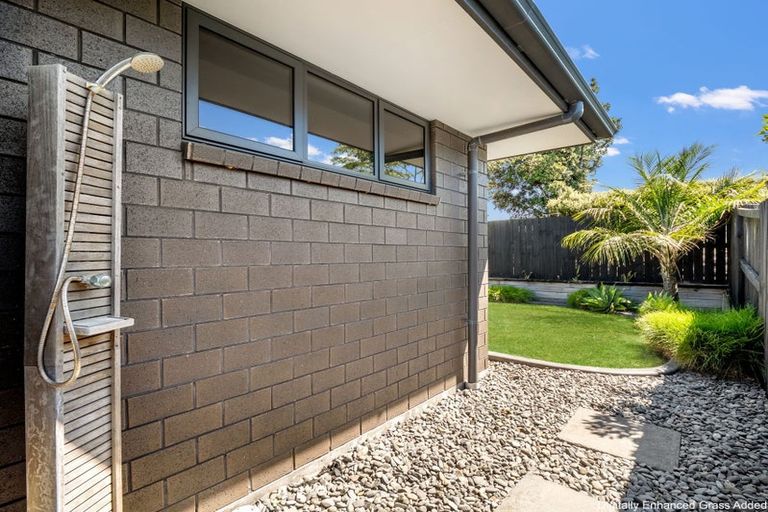 Photo of property in 10 Butterworth Crescent, Papamoa Beach, Papamoa, 3118