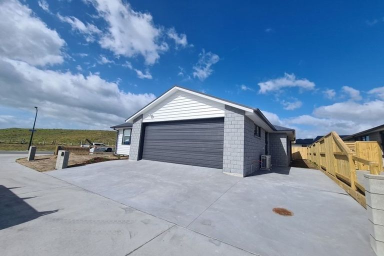 Photo of property in 18 Anchor Crescent, Papamoa, 3118
