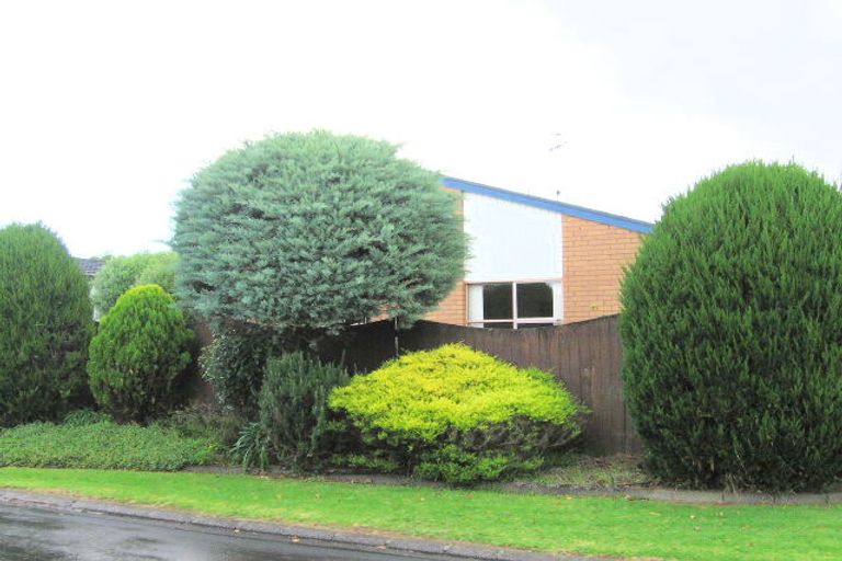 Photo of property in 8b Bungalore Place, Half Moon Bay, Auckland, 2012