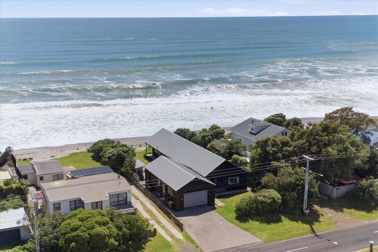 Photo of property in 211 Pukehina Parade, Pukehina, Te Puke, 3189