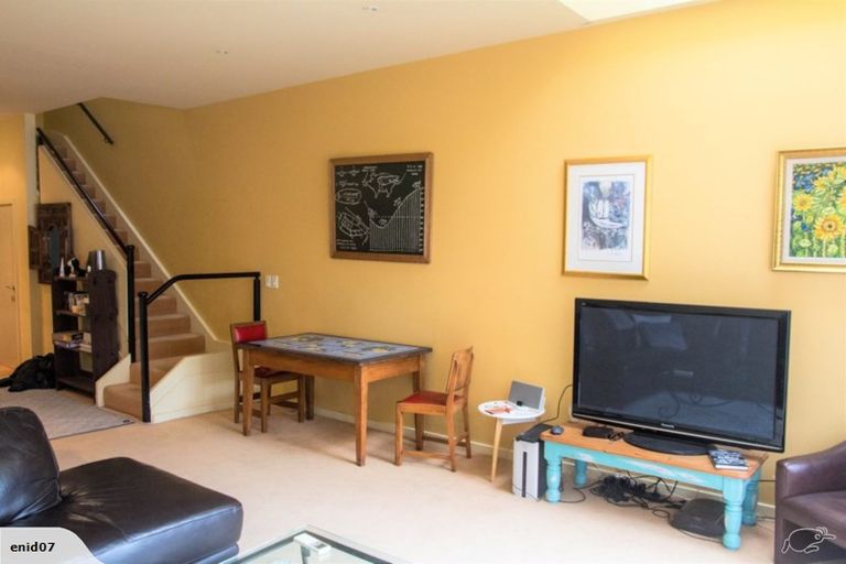 Photo of property in De Vere Apartments, 2/23 Tennyson Street, Te Aro, Wellington, 6011