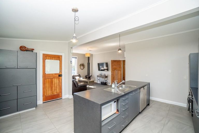 Photo of property in 37 Hammond Street, Bulls, 4818