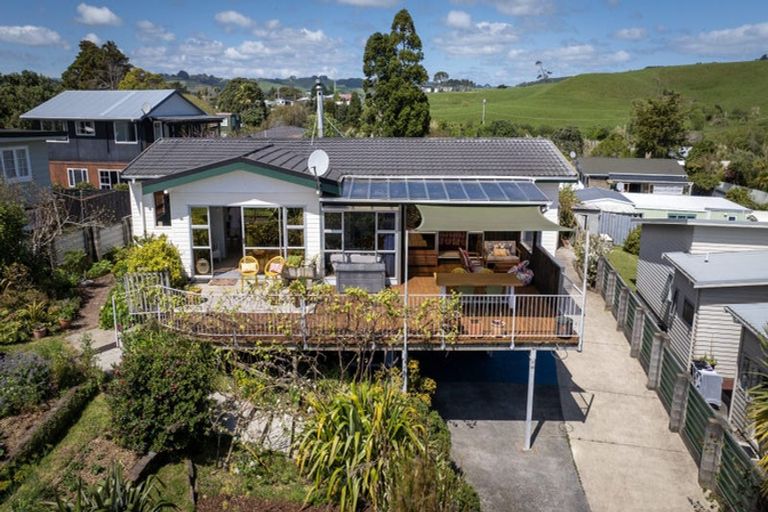 Photo of property in 32 Taipari Avenue, Raglan, 3225