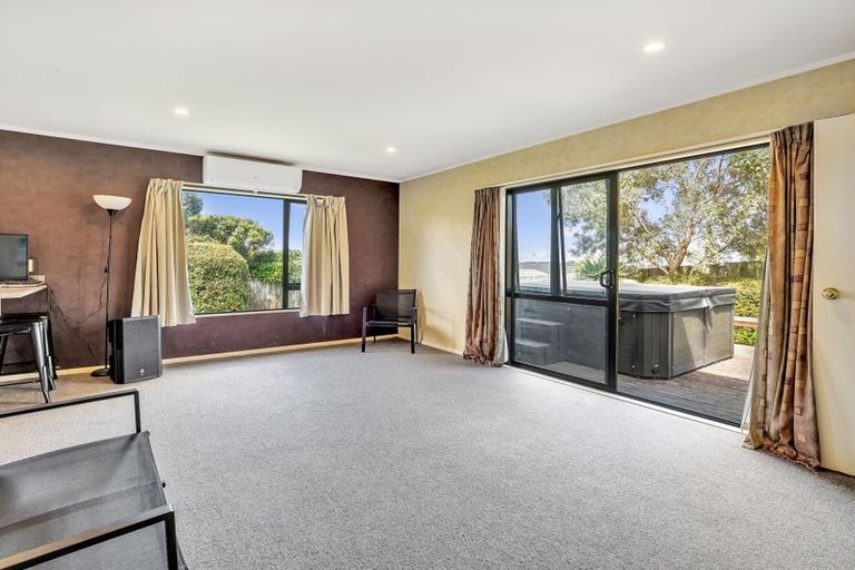 Photo of property in 75 Parnell Heights, Kelvin Grove, Palmerston North, 4414