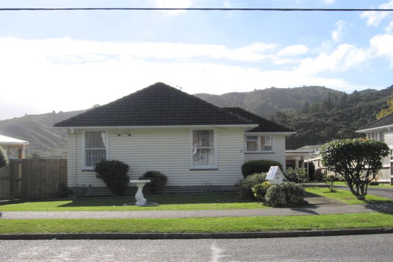 Photo of property in 25 Hay Street, Naenae, Lower Hutt, 5011