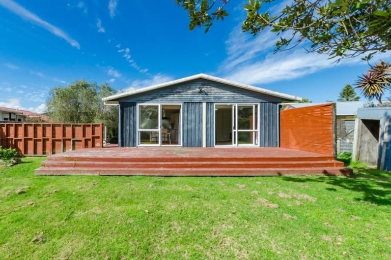 Photo of property in 9 Makarini Street, Paraparaumu, 5032