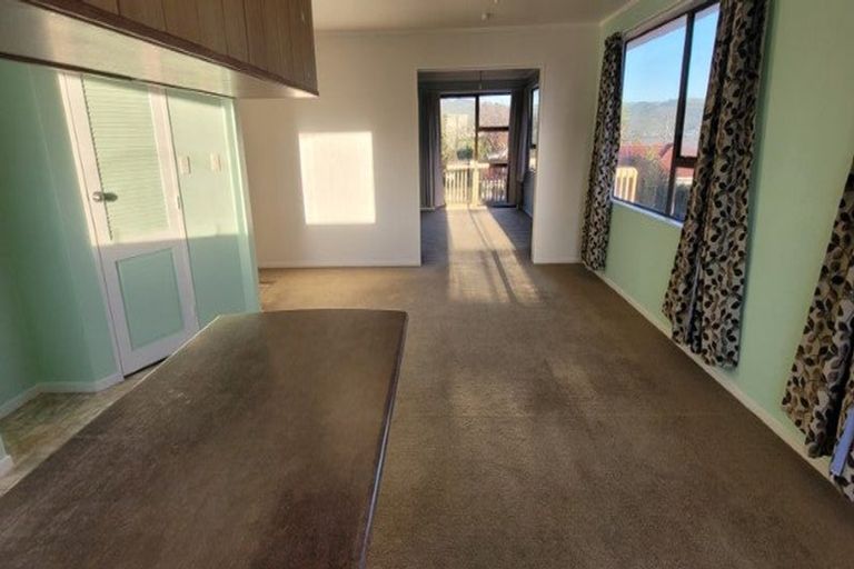 Photo of property in 3 Langwell Place, Papakowhai, Porirua, 5024