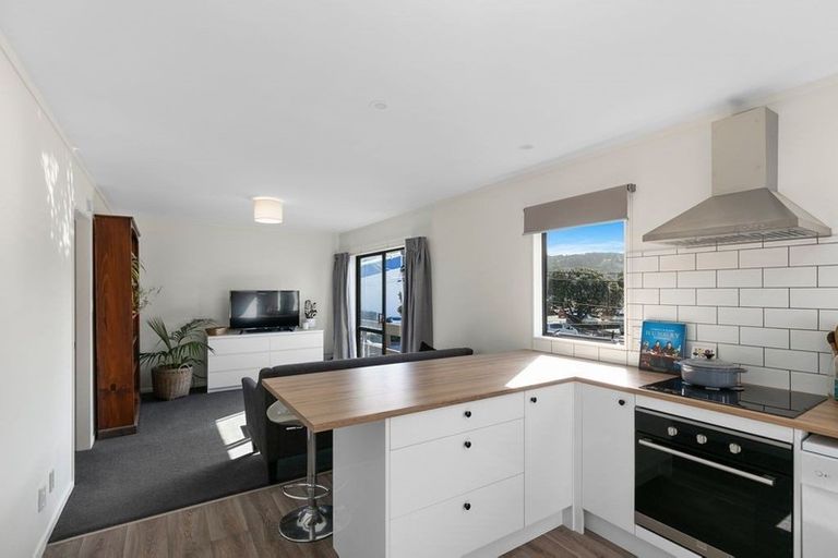 Photo of property in 2/615 Evans Bay Parade, Kilbirnie, Wellington, 6022