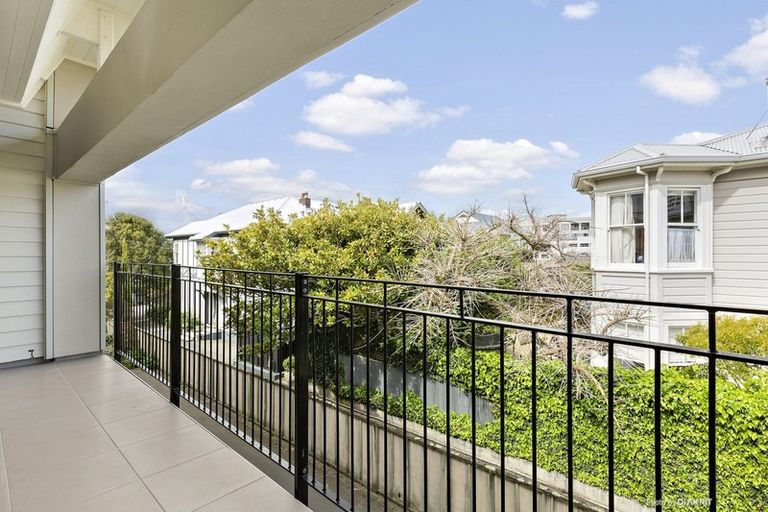 Photo of property in 8/28 Hobson Street, Thorndon, Wellington, 6011