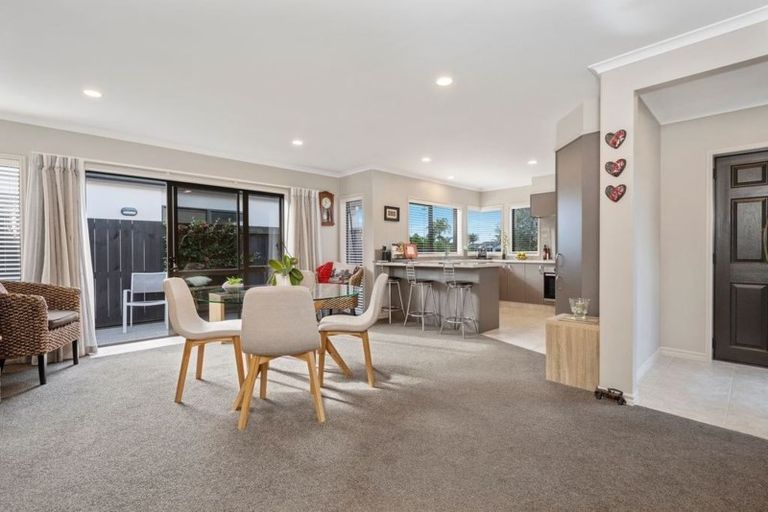 Photo of property in 18 Ohope Place, Papamoa Beach, Papamoa, 3118