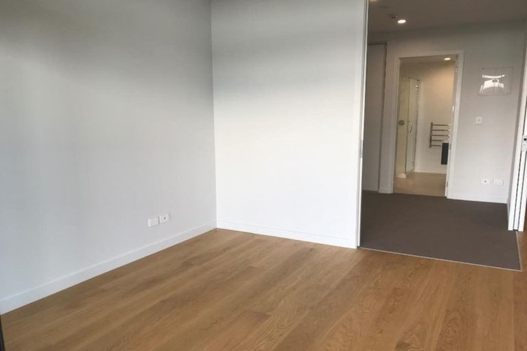 Photo of property in Frank Sargeson Apts, 506/74 Anzac Street, Takapuna, Auckland, 0622