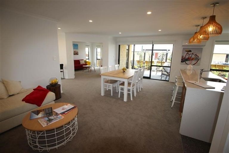 Photo of property in 2 Te Kio Crescent, Papamoa Beach, Papamoa, 3118