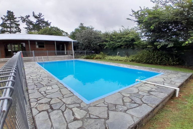 Photo of property in 232 Kimberley Road, Levin, 5571