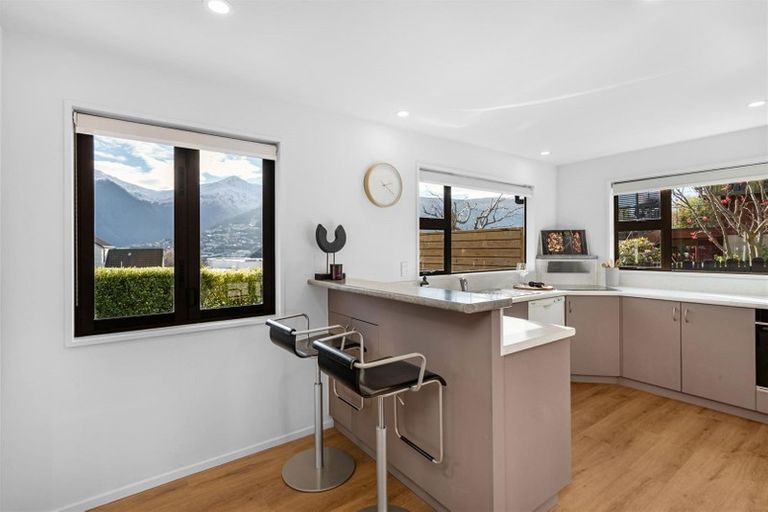 Photo of property in 15 Oregon Drive, Kelvin Heights, Queenstown, 9300