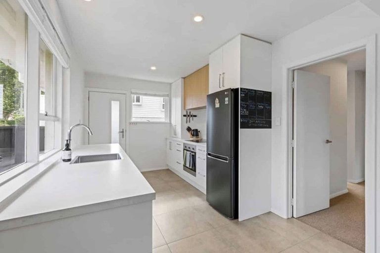 Photo of property in 1/82 Holly Road, St Albans, Christchurch, 8014