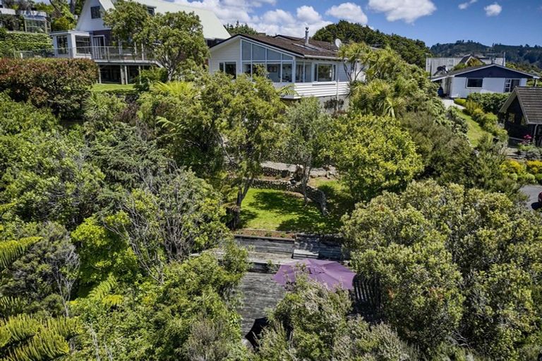 Photo of property in 16 Raynham Way, Silverstream, Upper Hutt, 5019