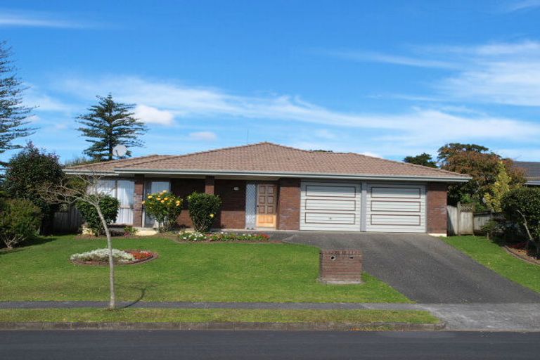 Photo of property in 10 Summermist Drive, Northpark, Auckland, 2013