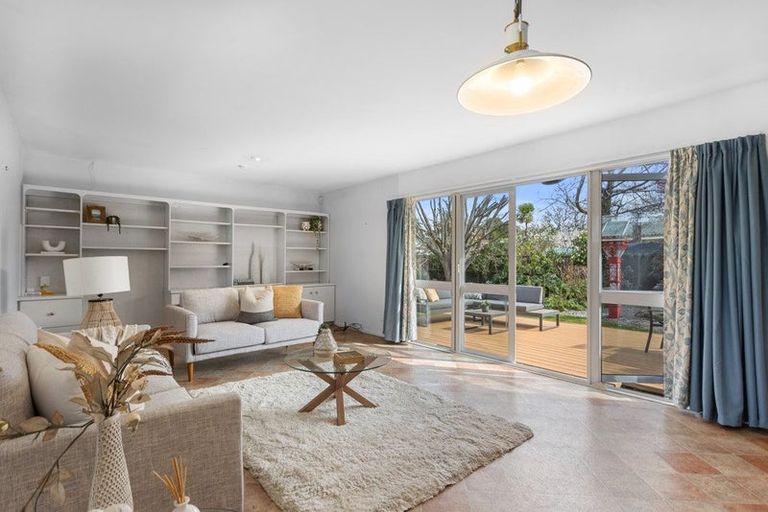 Photo of property in 53 Westburn Terrace, Burnside, Christchurch, 8041