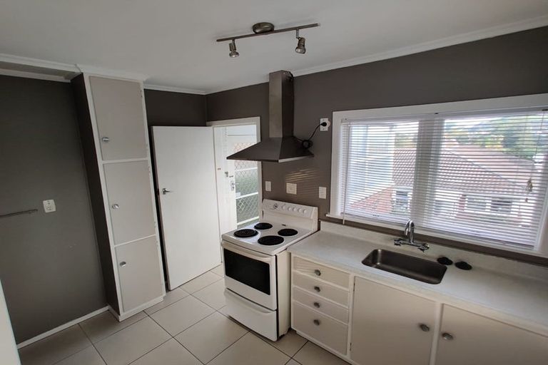 Photo of property in 4/44 Lake Road, Narrow Neck, Auckland, 0624