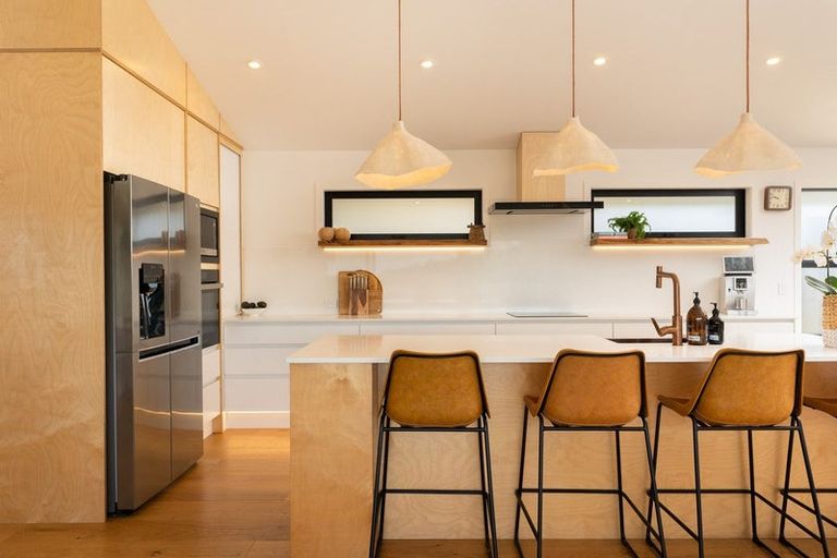 Photo of property in 21 Ngapuke Lane, Parua Bay, Onerahi, 0192