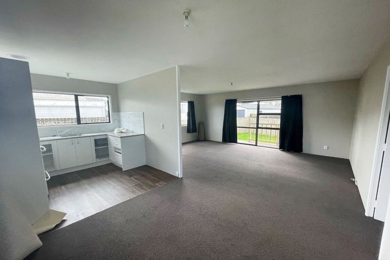 Photo of property in 3/10 Solveig Place, Randwick Park, Auckland, 2105