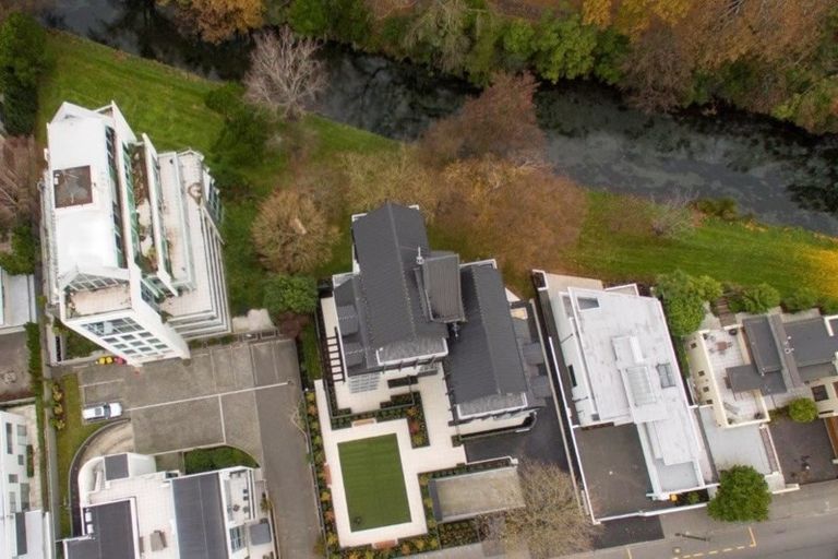 Photo of property in 2/18 Carlton Mill Road, Merivale, Christchurch, 8014