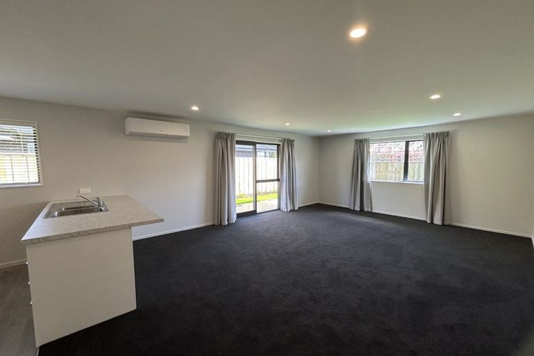 Photo of property in 12 Applegrove Crescent, Belfast, Christchurch, 8051