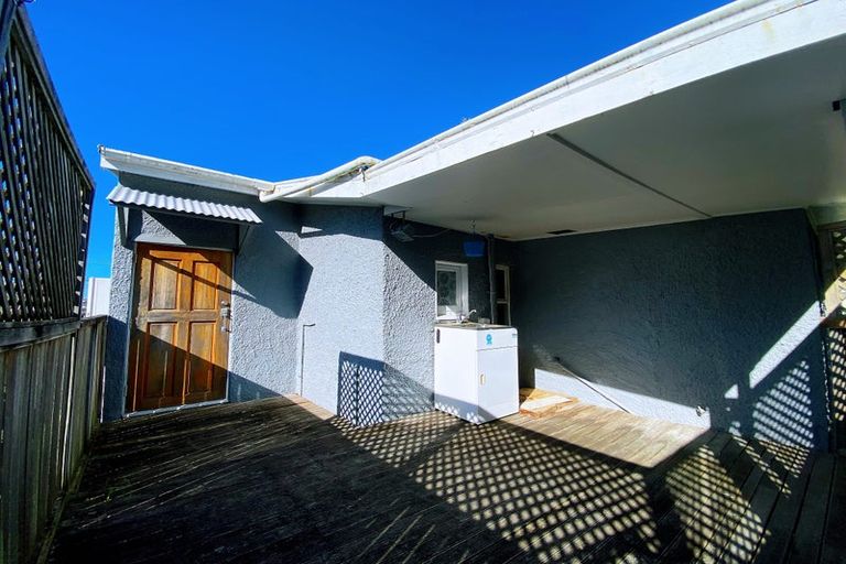 Photo of property in 1/28 Rangitoto Terrace, Milford, Auckland, 0620