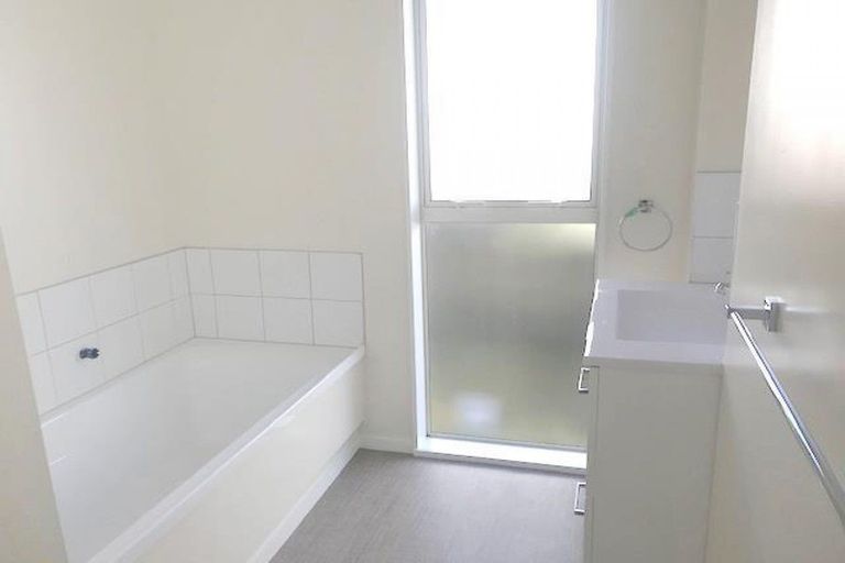 Photo of property in 1/12 Libnai Avenue, Clover Park, Auckland, 2019